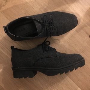 Zara - felt fabric dark grey oxford shoes -size37